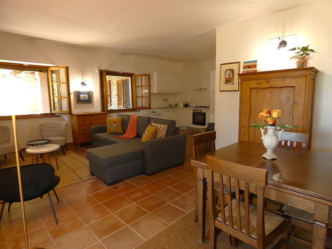 Others 5, Scappo in Umbria, Casale Fasulo, Terni