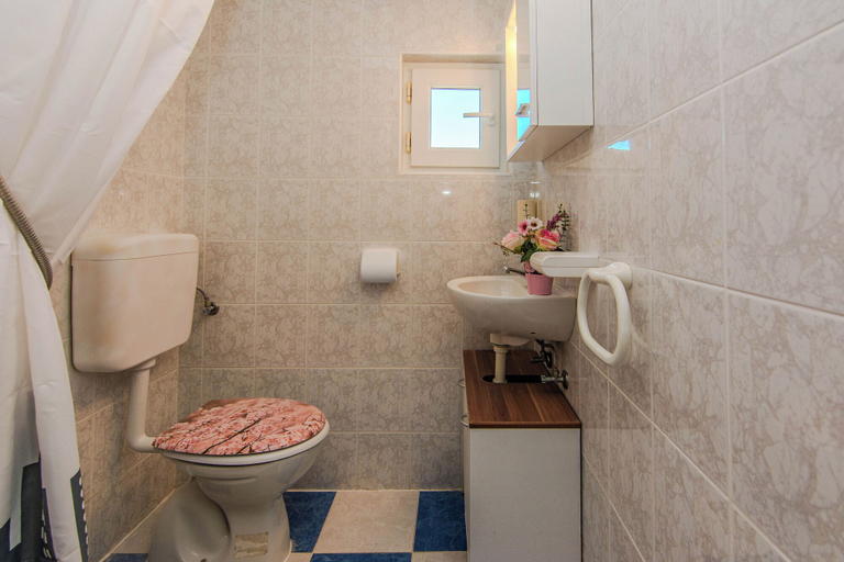Bathroom 4, Apartments Juracak Josip i Mira, Nin