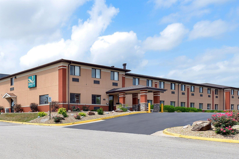 Exterior & Views 2, Quality Inn at Collins Road - Cedar Rapids, Linn