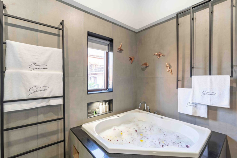 Room 2, Luxury 4bhk Pool Villa - Sunset View, North Goa