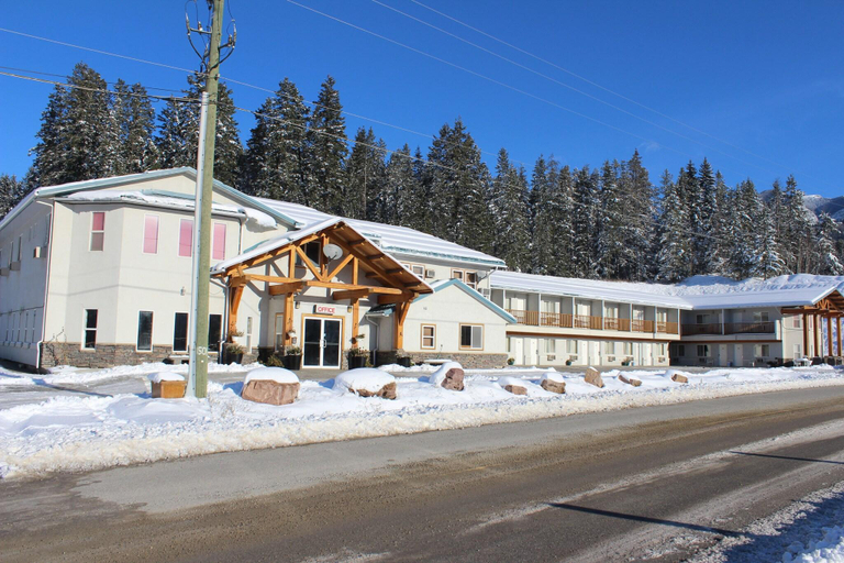 Exterior & Views 2, Golden Village Lodge, Columbia-Shuswap
