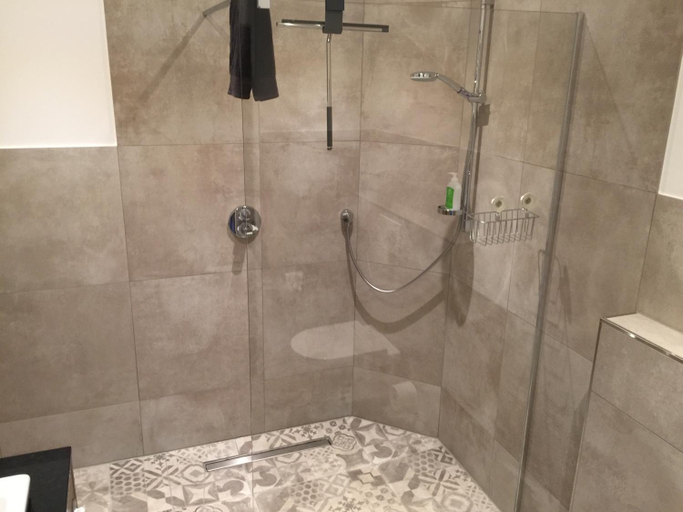 Bathroom 4, Landhotel Witte-Konig, Cloppenburg