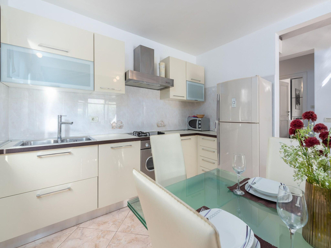 3, Holiday House in Novigrad with Pool, Novigrad