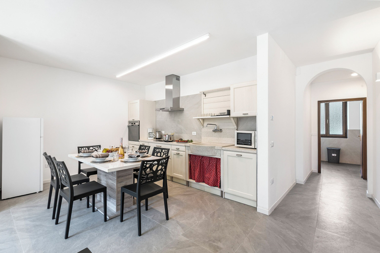 Others 5, Residenza al Ponte, Trento