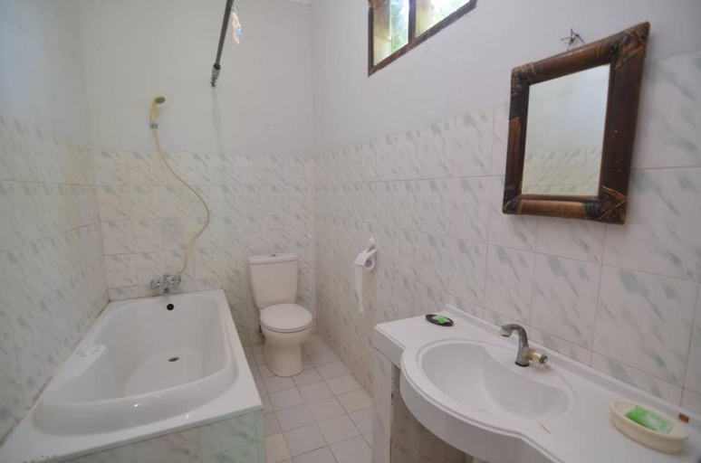 Bathroom 5, Puri Itoma Bungalows, Lombok