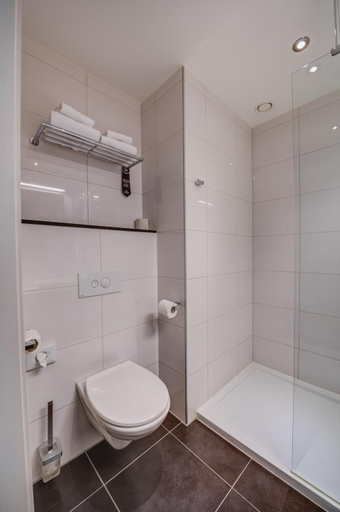 Bathroom 2, Mezzo Beringen, Limburg