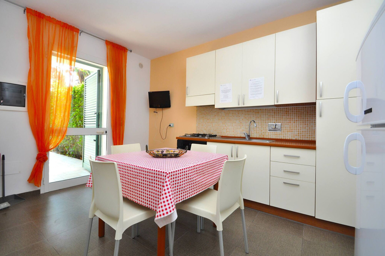 Room 5, Residence Arainn Kalepolis - Pool Sleeps 5 Wifi, Lecce