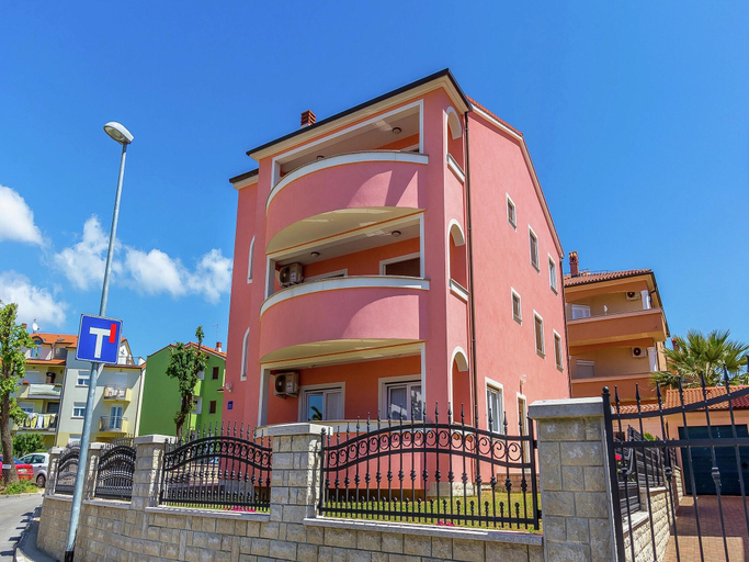 Exterior & Views 3, Apartment in Medulin With Balconies, Medulin