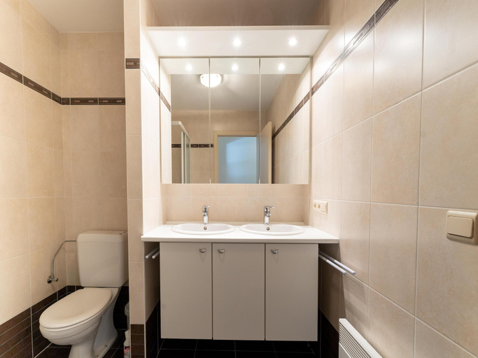 Bathroom 3, Bright Coastal Stay in Bredene, West-Vlaanderen