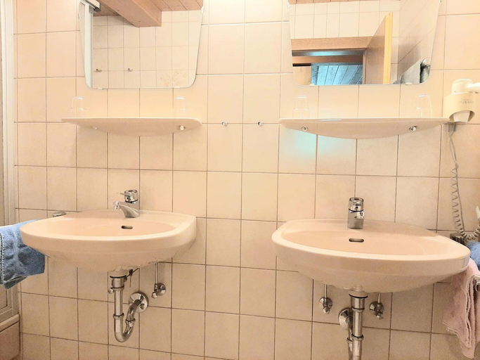 Bathroom, Apartment in Radstadt near Ski Amade, Sankt Johann im Pongau