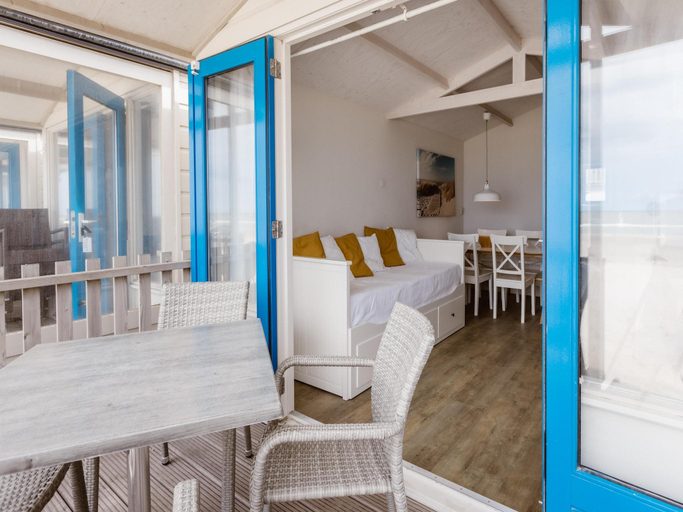 Others 4, Beach House in Wijk aan Zee with Sea Views, Beverwijk