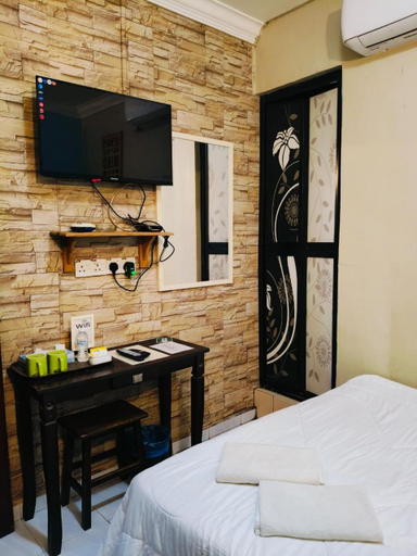 Others 5, Manja Inn, Paka, Dungun