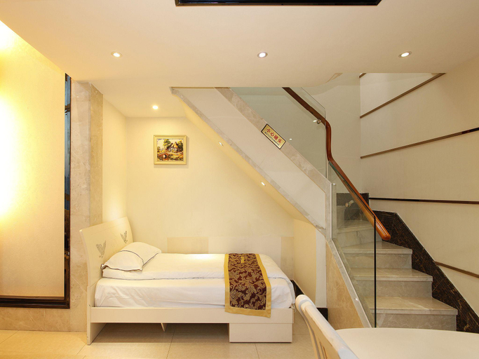 Bedroom 17