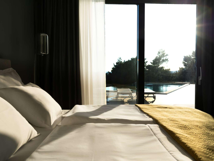 Bedroom 2, Stylish Stay with Hot Tub, Labin
