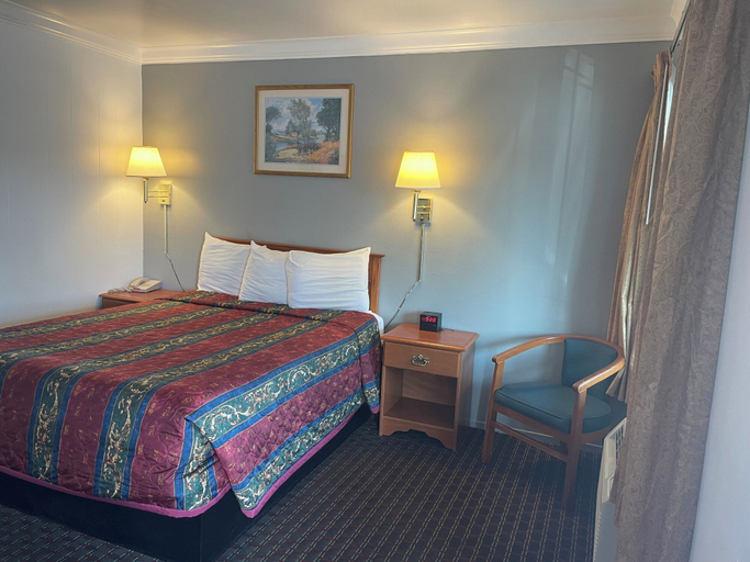 Bedroom 3, Lark Motel, Mendocino