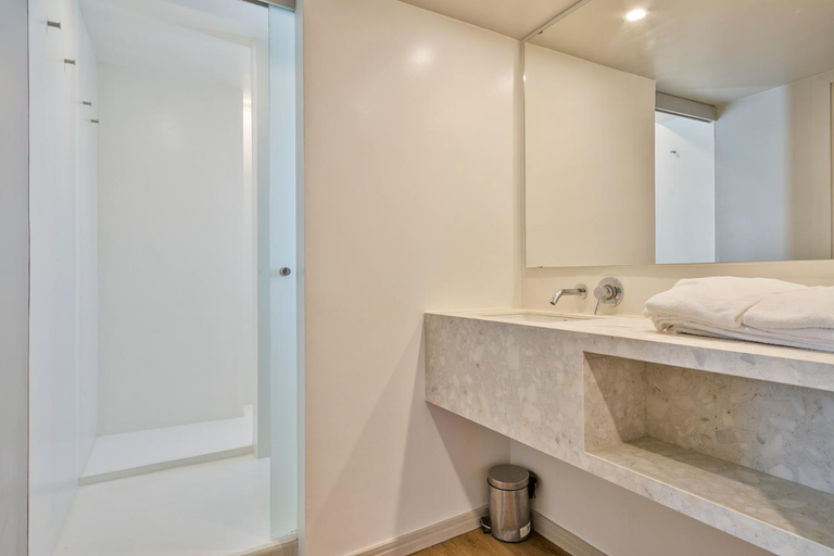 Bathroom 3, My Address in Plaza Real, Barcelona