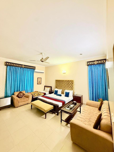 Others 3, New Pakeeza Hotel, Lahore