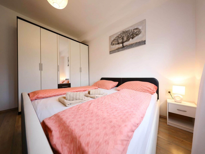 Bedroom 3, Villa in Policnik with Pool near Zadar, Poličnik