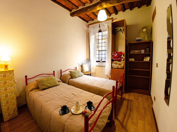 Bedroom 2, Lucca Central Garden Cottage, Lucca