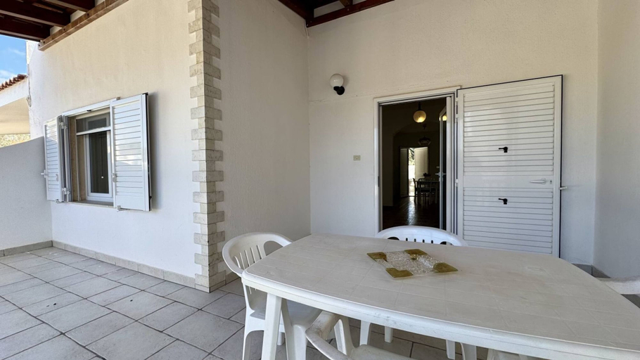 Room 4, Villetta Marilena Sleeps 7 Torre Suda, Lecce