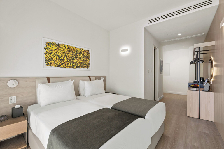 Bedroom 4, Mercure Larnaca City, Larnaca