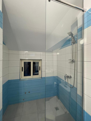 Bathroom 3, Hotel Milano, Tiranës
