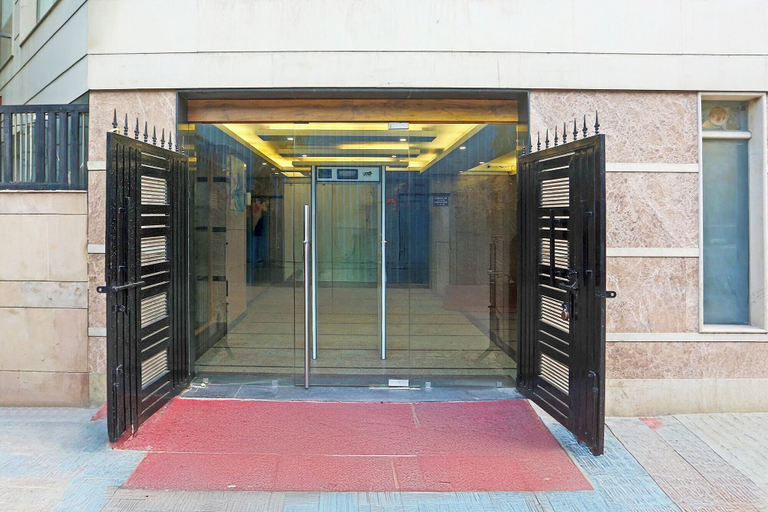 Exterior & Views, Fabhotel Star Inn, Delhi
