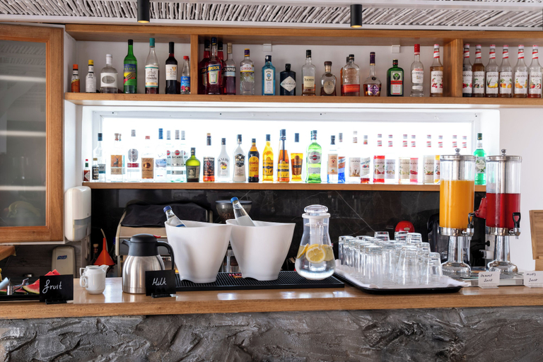 Food & Drinks 5, Amaze Suites, South Aegean