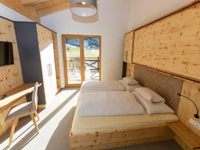 Bedroom 2, High-quality apartment with ski storage, Sankt Johann im Pongau