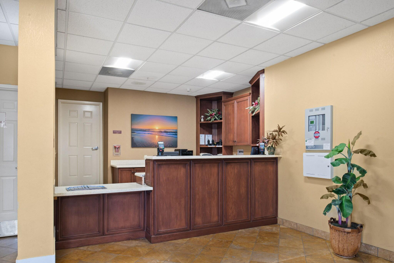 Public Area 2, Bonita Beach, Worcester