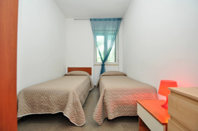 Room 2, Residence Arainn Castro - Pool Sleeps 4 Wifi, Lecce