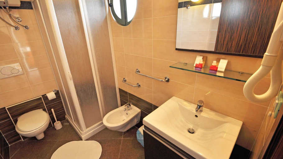 Room 3, Residence Arainn Castro - Pool Sleeps 4 Wifi, Lecce