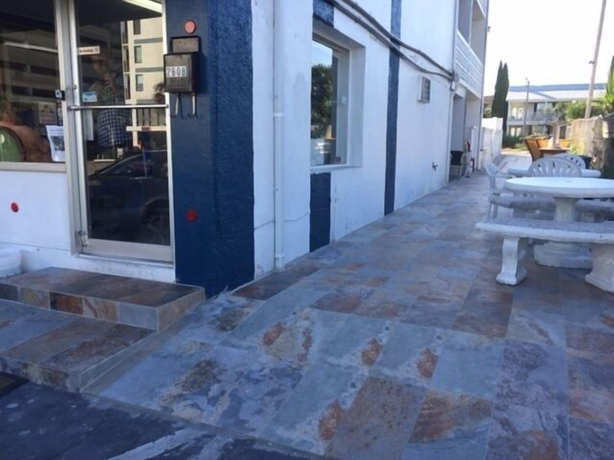 Others 5, The Atlantic Hotel, Horry