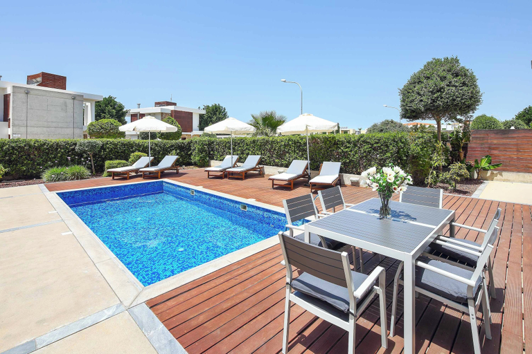 Others 5, Villa Periwinkle