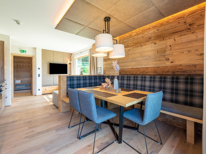 Others 4, Chalet in Wolting with natural swimming pond, Tamsweg