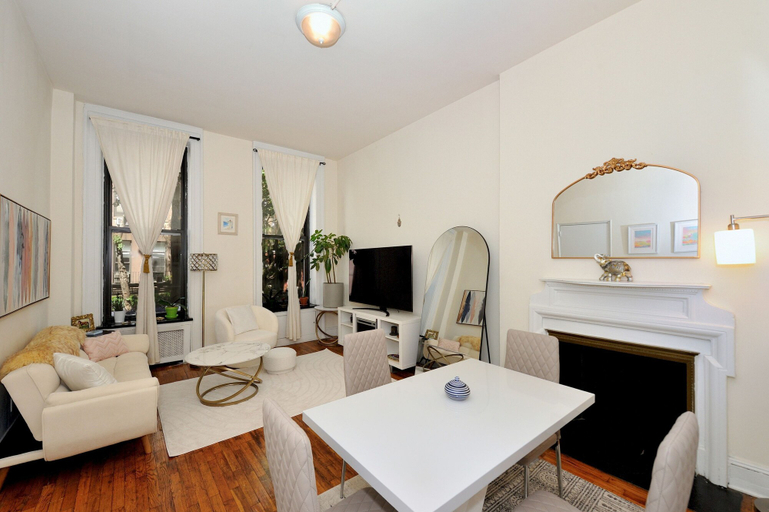 Room 5, Prime Murray Hill 1BR - Near Grand Central, New York