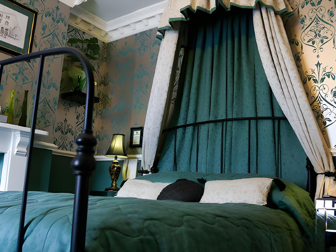Bedroom 2, The Royal Hotel, North Somerset
