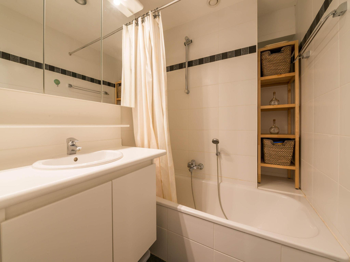 Bathroom, Apartment in Koksijde with Stunning Sea View, West-Vlaanderen