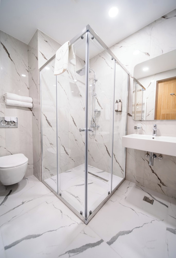 Bathroom 4, Burki Castle & Cellar, Kvareli