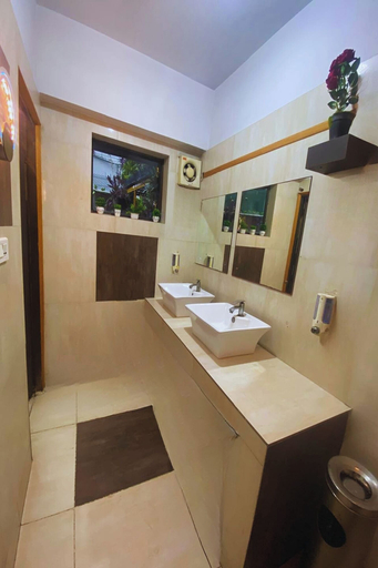 Bathroom 4, The Kei Inn & Suites Hotel near Salt Lake, North 24 Parganas