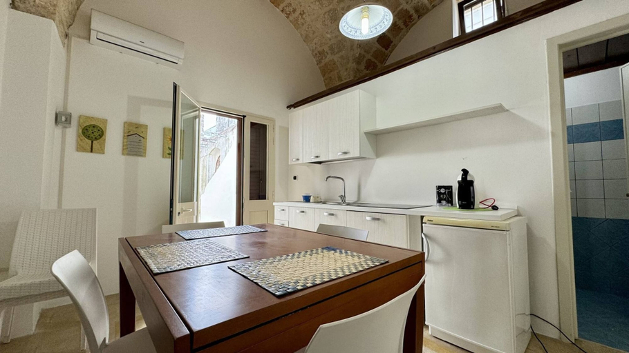 Room 5, App al Castello 1 by Salentoaffitti, Lecce