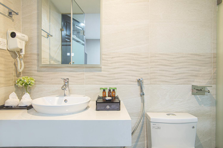Bathroom 3, Bridge Lakeside Hotel Hanoi, Ba Đình