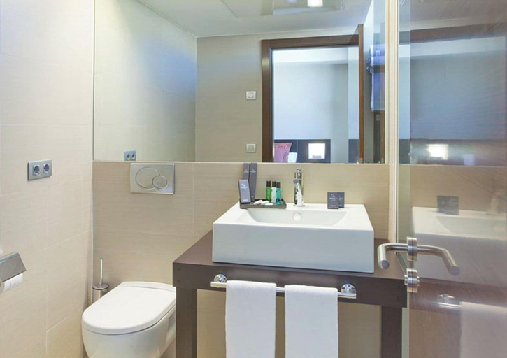 Bathroom 5, Sercotel Aura Algeciras, Cádiz