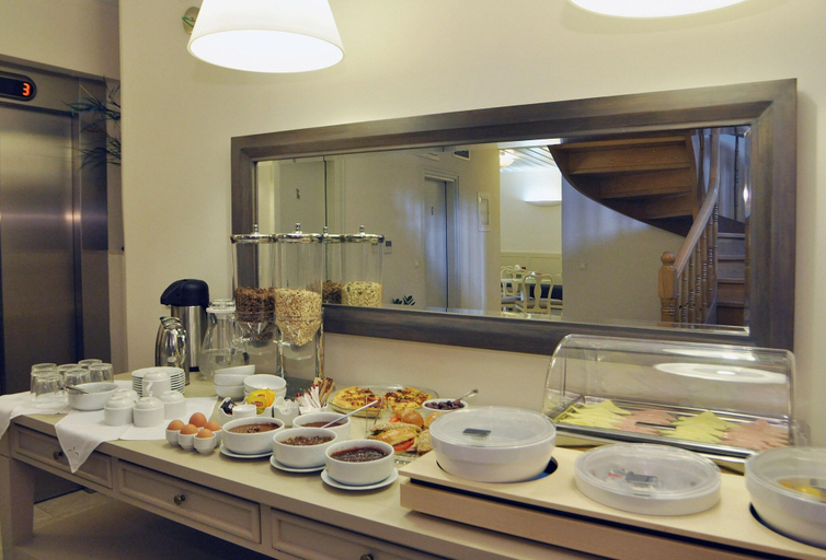 Food & Drinks 5, Grand Sarai Nafplio, Peloponnese