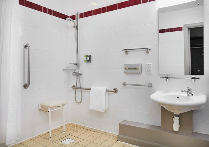 Bathroom, Leonardo Hotel Nottingham, Nottingham