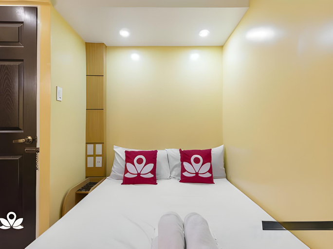 Bedroom 2, RedDoorz @ Ranchotel Alabang, Muntinlupa