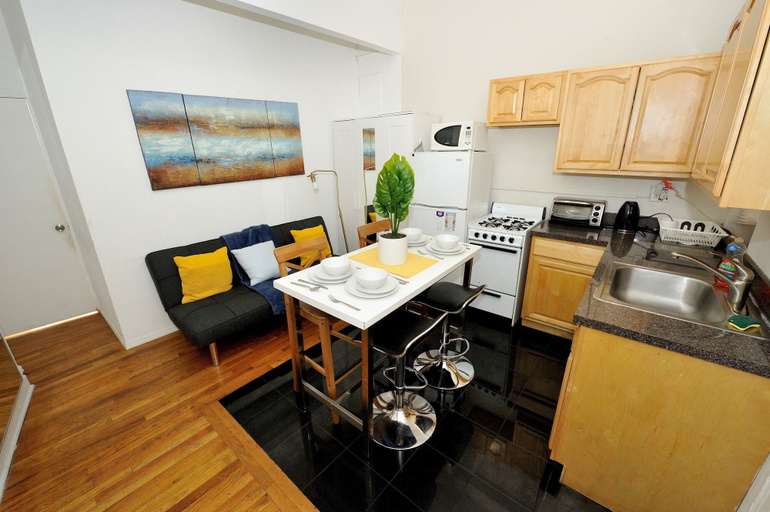 Room 5, Midtown West Furnished Apartment 3BR Perfect Share, New York