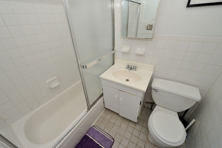 Room 3, Midtown West Furnished 3 Bedroom Apartment, New York