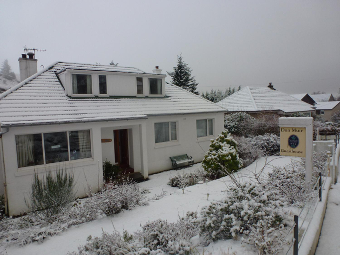 Exterior & Views