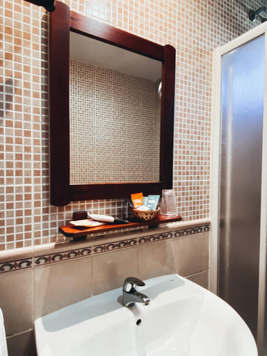 Bathroom 5, Hotel Valdevécar, Teruel